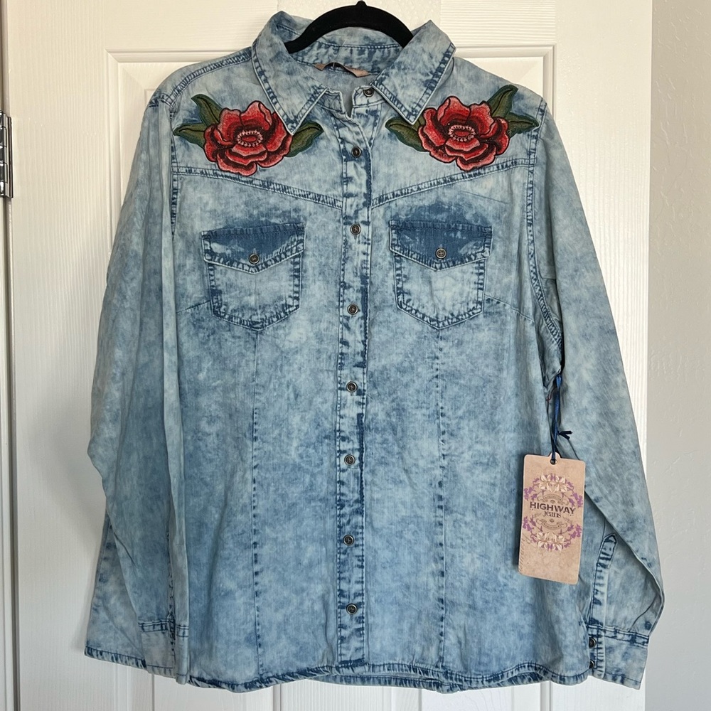 NWT Highway Denim Rose Embroidered Top size 1X